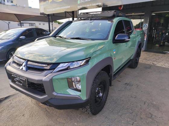 MITSUBISHI L200 TRITON 2.4 16V TURBO DIESEL SPORT SAVANA CD 4P 4X4 AUTOMÁTICO